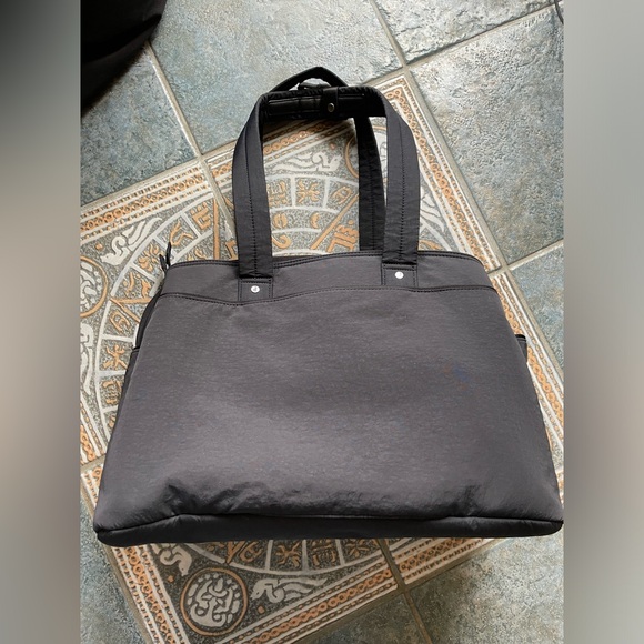 Lululemon Throwback Triple-Zip Duffle Bag 25L - Picture 10 of 12